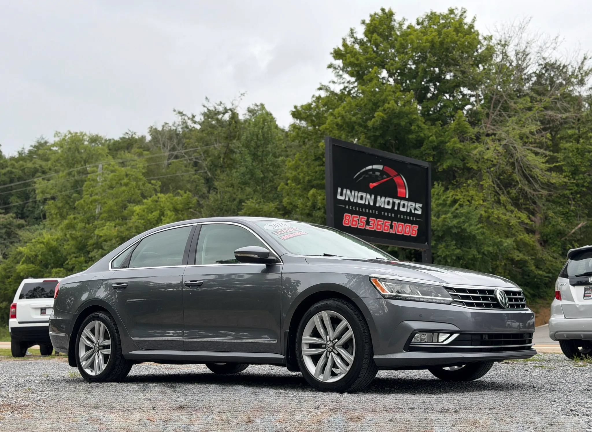Used 2016 Volkswagen Passat 3.6 SEL Premium FWD image 1