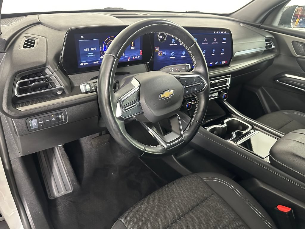 Used 2024 Chevrolet Traverse LT AWD/4WD image 11