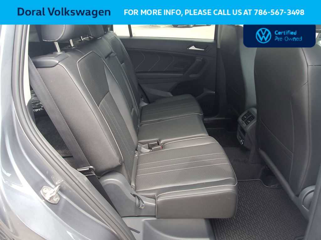 Certified 2023 Volkswagen Tiguan SE FWD image 30
