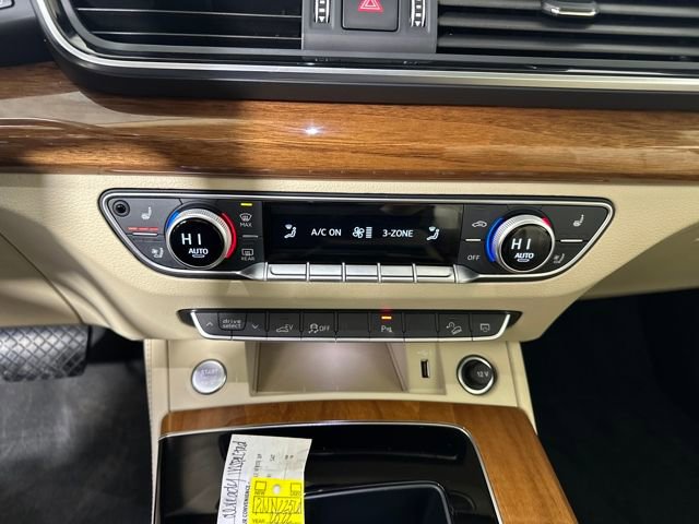 Used 2022 Audi Q5 e Premium Plus w/ Premium Plus Package image 23