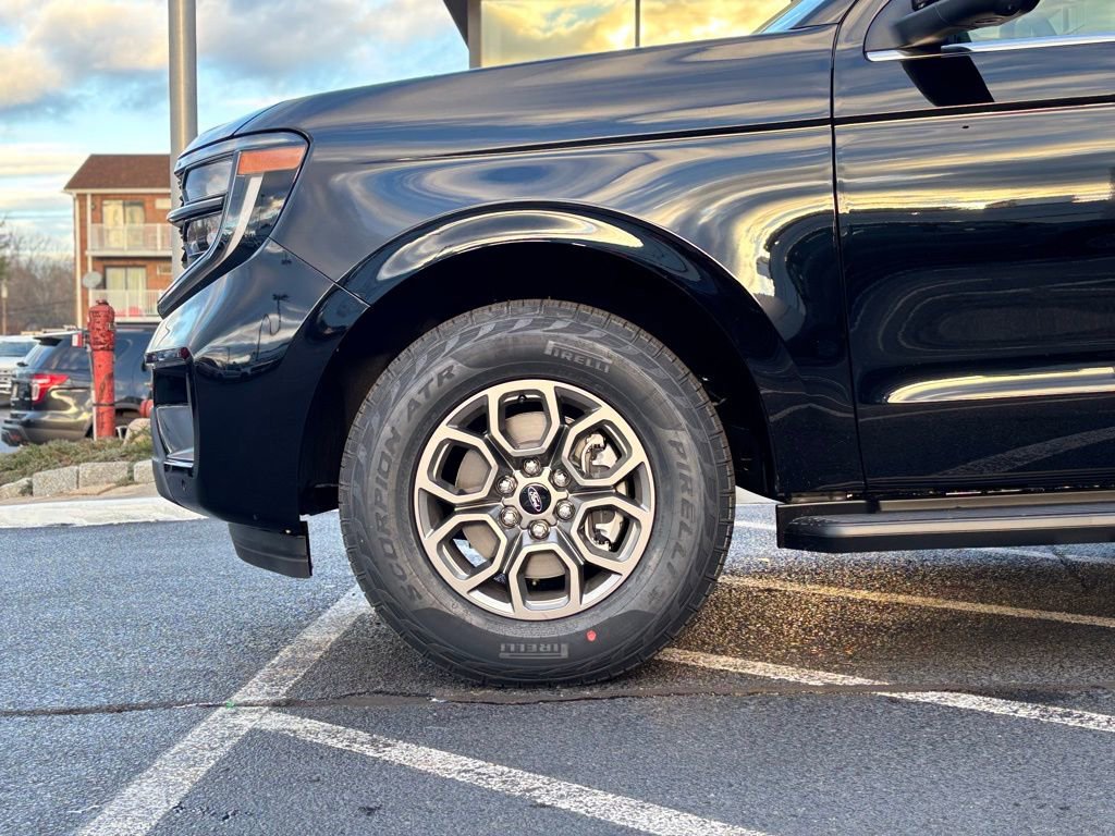 New 2025 Ford Expedition Max Active image 7