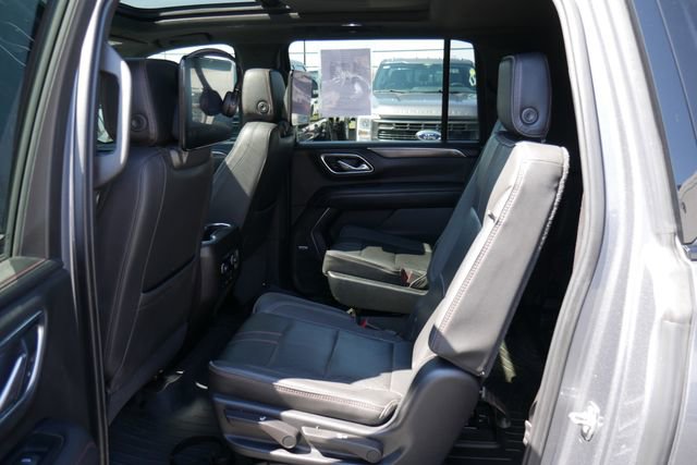 Used 2021 Chevrolet Suburban RST w/ Luxury Package AWD/4WD image 28