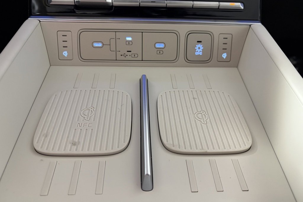 Used 2025 Hyundai Santa Fe Calligraphy image 47