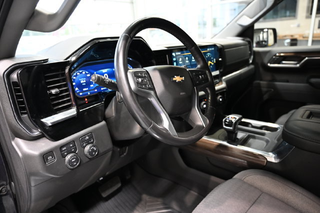 Used 2022 Chevrolet Silverado 1500 LT AWD/4WD image 21