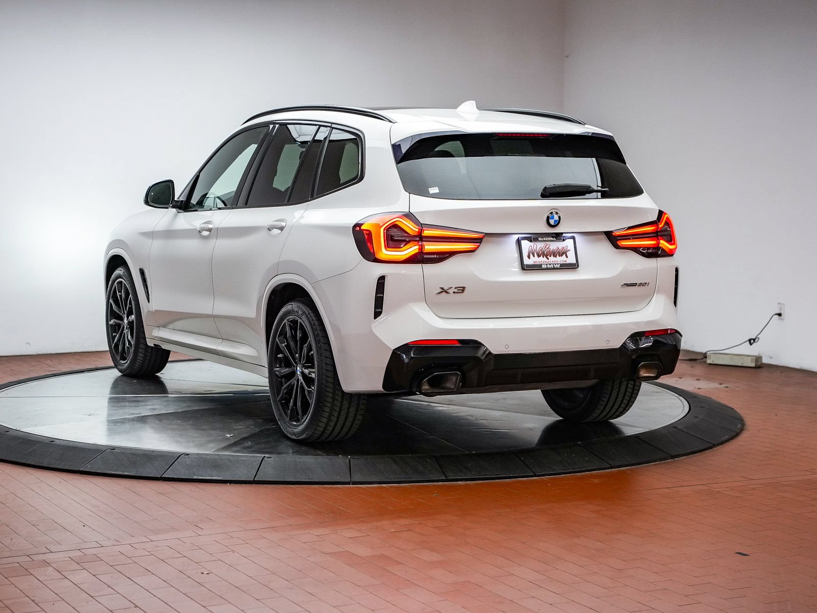 Used 2023 BMW X3 sDrive30i w/ M Sport Package RWD image 7