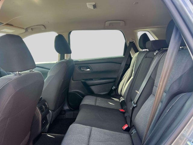 Used 2024 Nissan Rogue SV AWD/4WD image 9