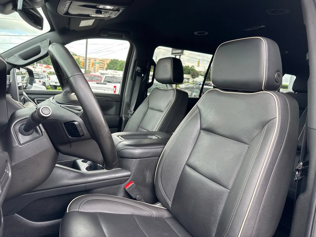 Used 2024 GMC Yukon XL SLT AWD/4WD image 14