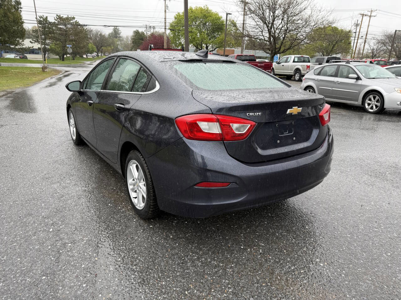 Used 2016 Chevrolet Cruze LT w/ Convenience Package FWD image 3