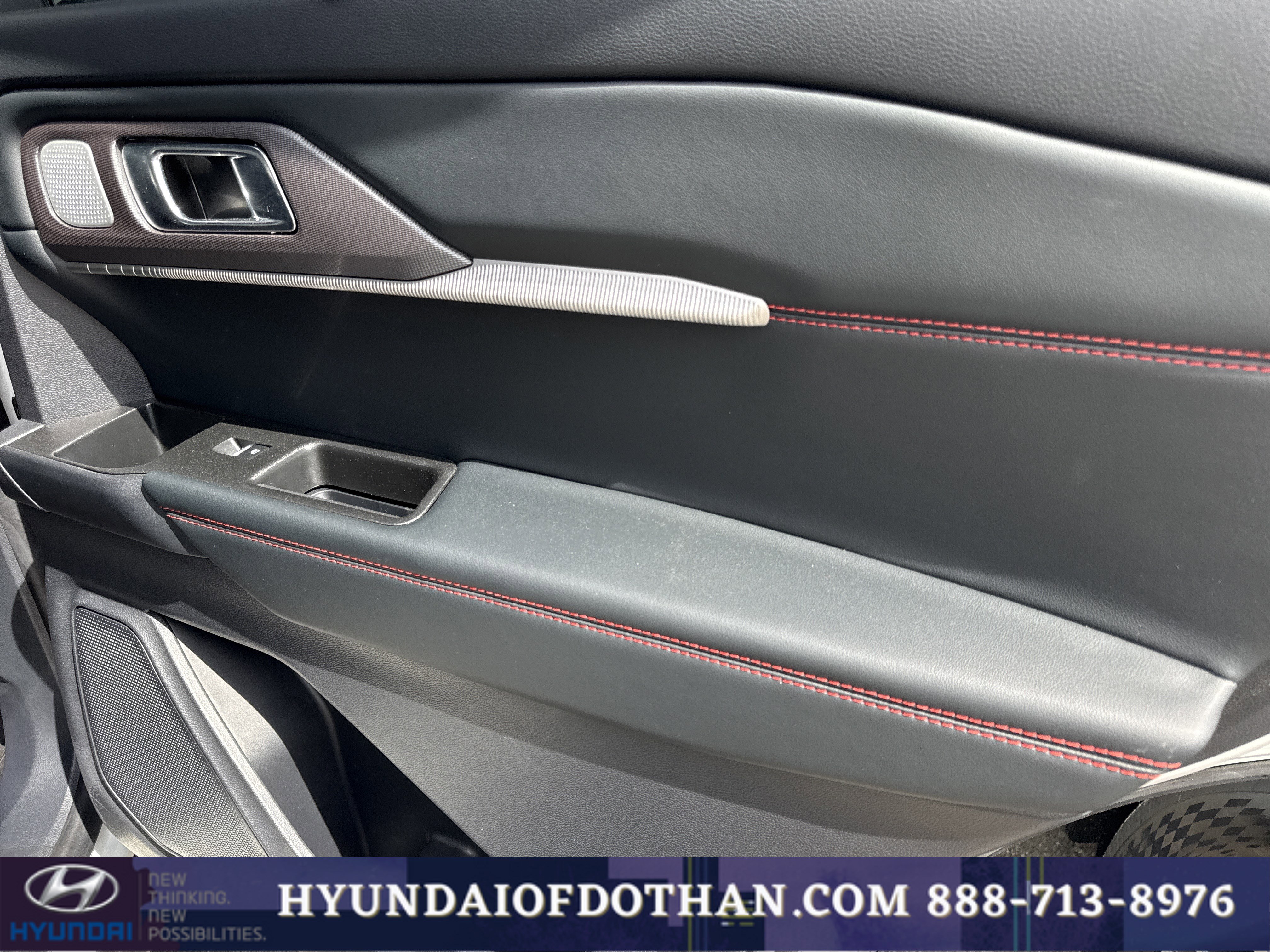 Used 2025 Ford Explorer ST image 8