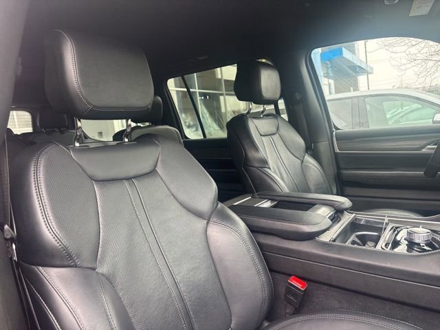 Used 2024 Jeep Wagoneer Series II image 13