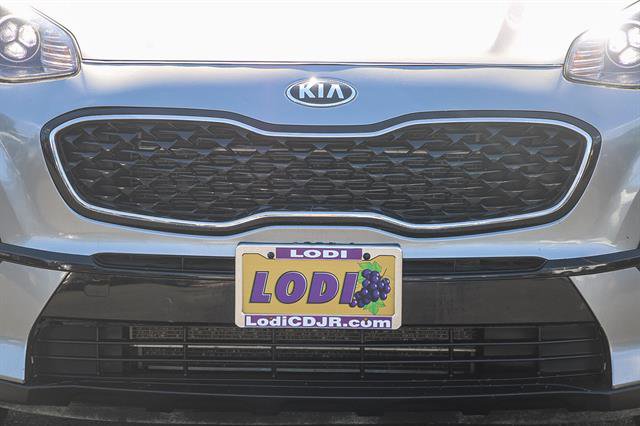 Used 2020 Kia Sportage LX image 7