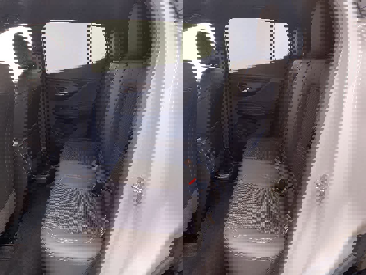 Used 2024 Buick Envista Preferred image 16