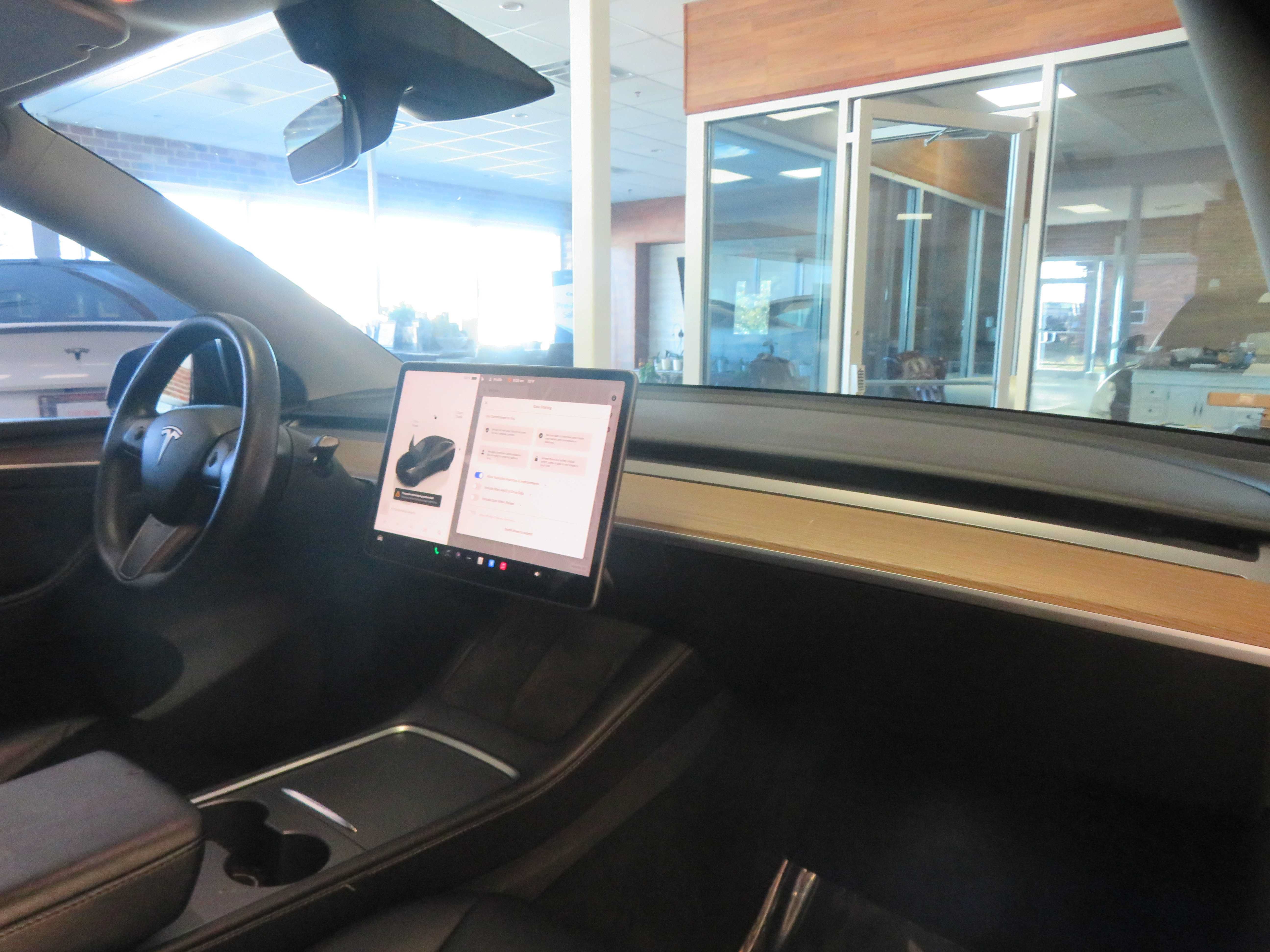 Used 2022 Tesla Model Y Performance AWD/4WD image 24