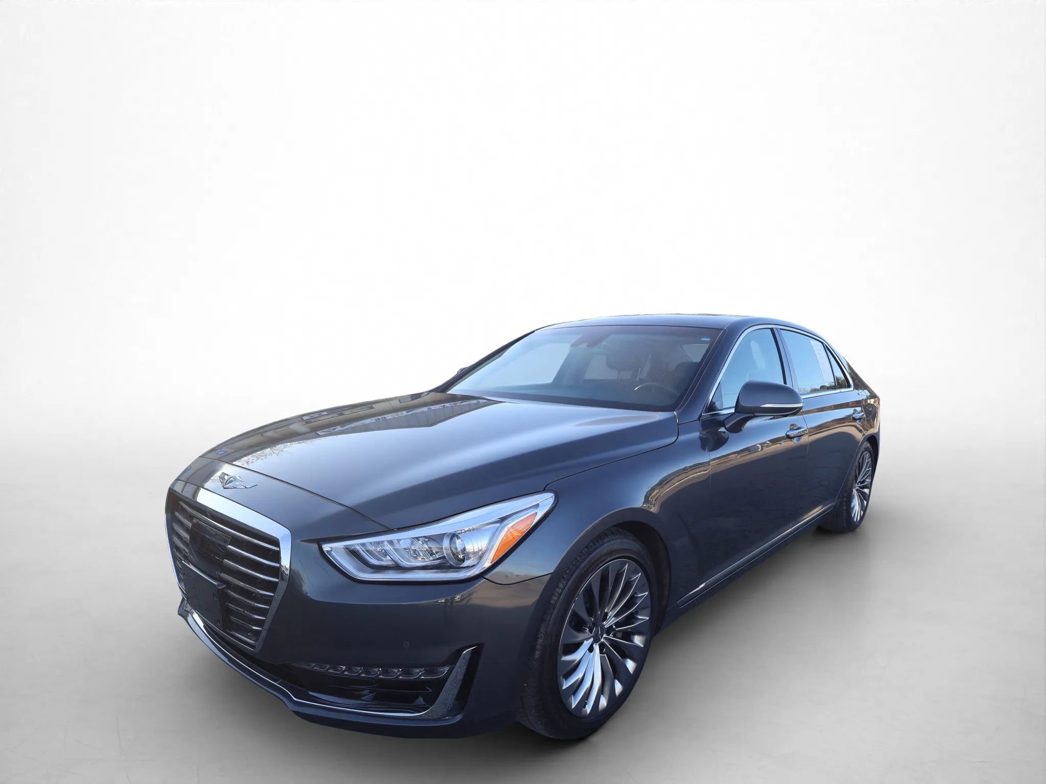 Used 2018 Genesis G90 5.0 Ultimate image 1