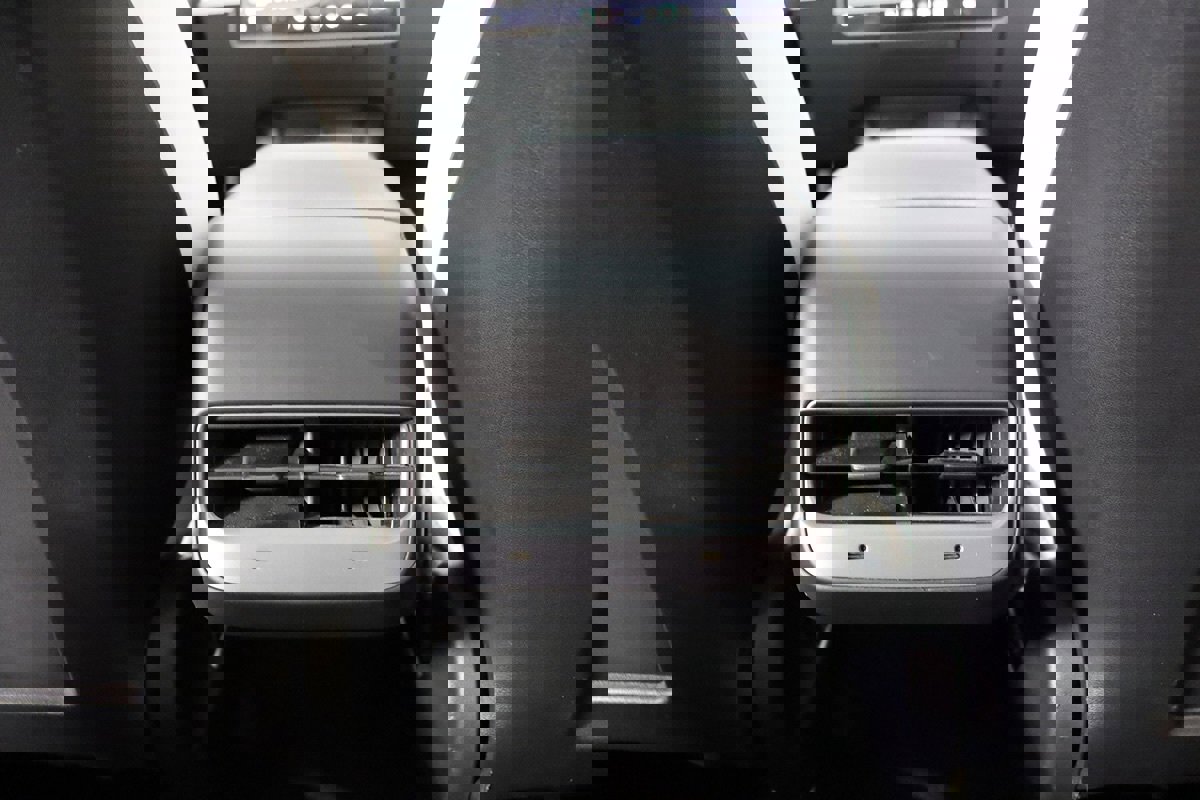 Used 2021 Tesla Model Y Long Range image 39