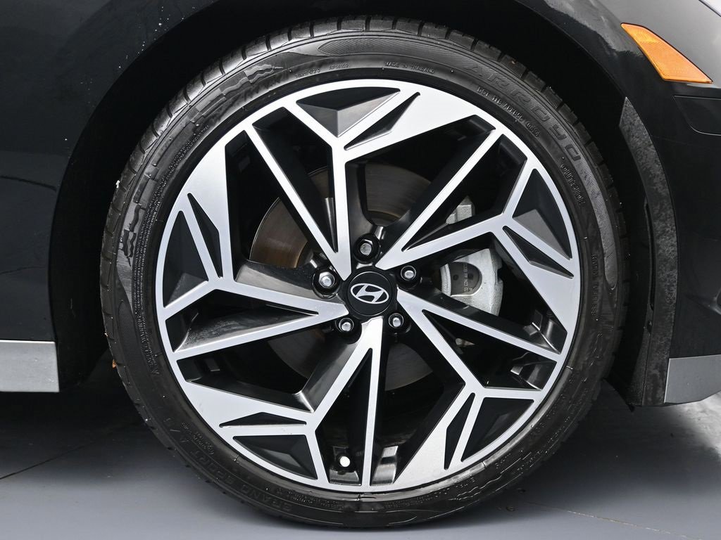 Used 2023 Hyundai Ioniq 6 SEL image 14