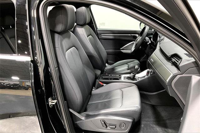 Certified 2025 Audi Q3 2.0T Premium w/ Convenience Package image 7