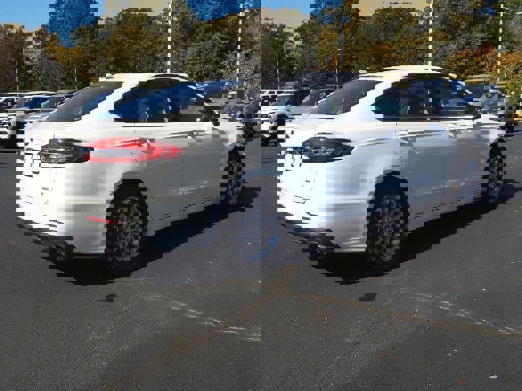 Used 2020 Ford Fusion SE image 7