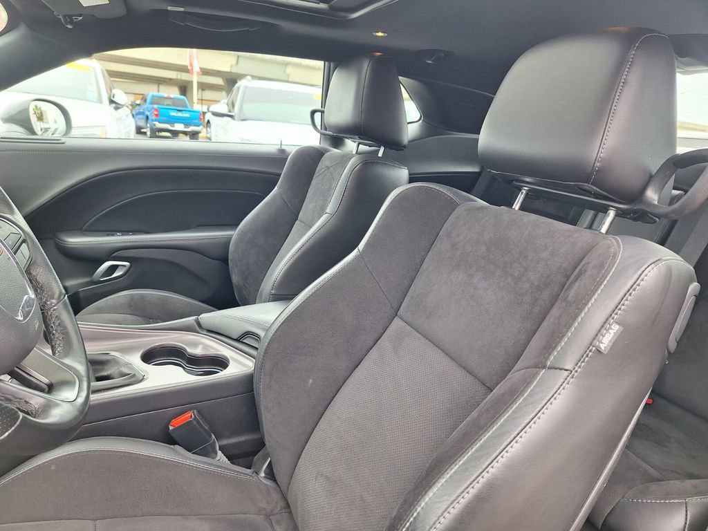 Used 2023 Dodge Challenger R/T w/ Plus Package image 11