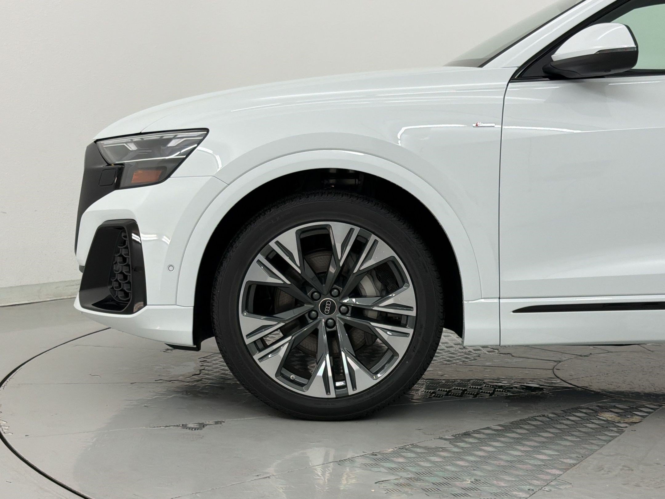 New 2026 Audi Q8 Premium Plus AWD/4WD image 13