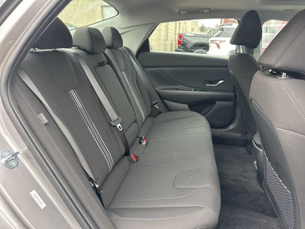 Certified 2025 Hyundai Elantra SEL FWD image 22