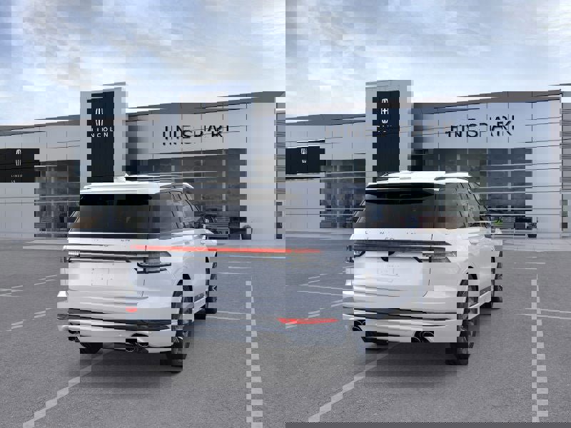 New 2025 Lincoln Aviator AWD w/ Jet Appearance Package image 8