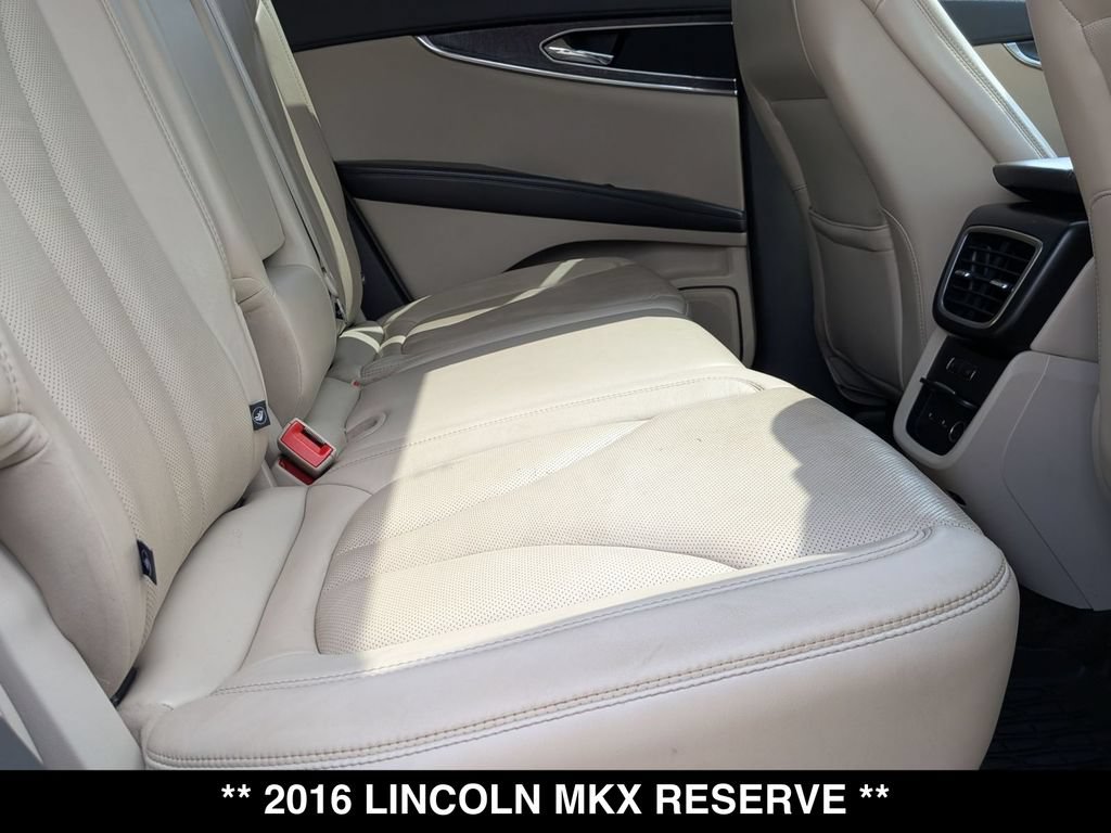 Used 2016 Lincoln MKX Reserve w/ Climate Package AWD/4WD image 25