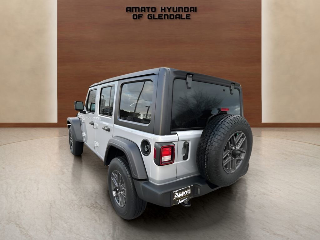 Used 2024 Jeep Wrangler Unlimited Sport AWD/4WD image 4