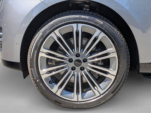 New 2026 Land Rover Range Rover Long Wheelbase SE AWD/4WD image 10