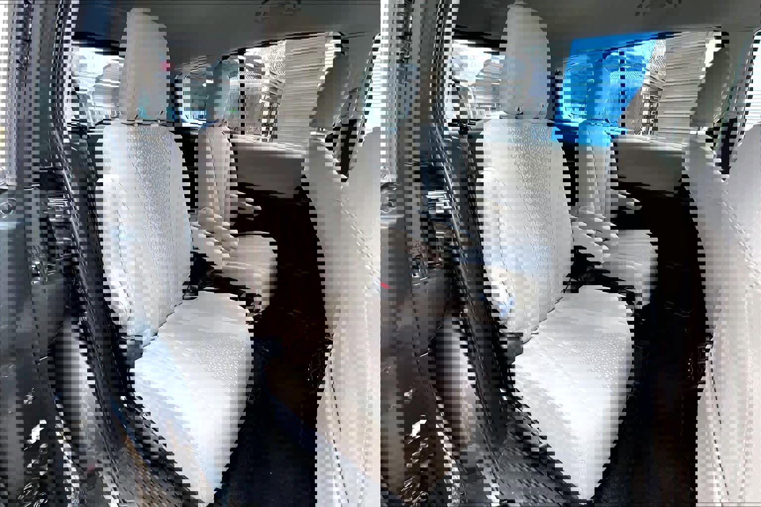 Used 2012 MAZDA MAZDA5 Sport image 18