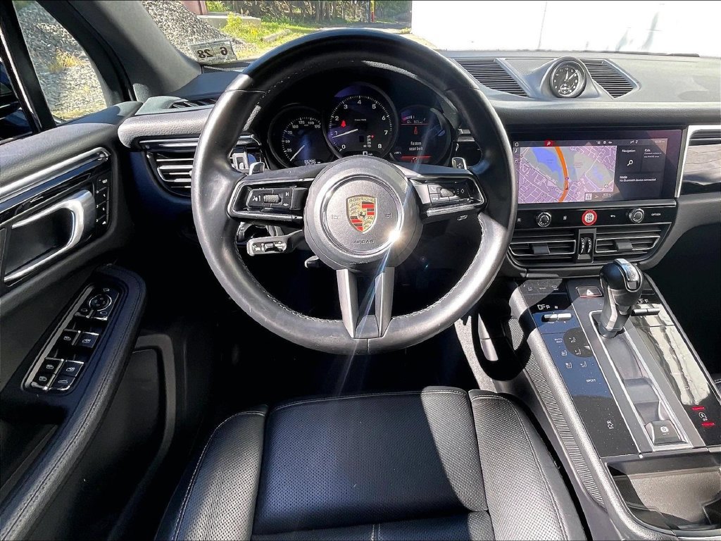 Certified 2023 Porsche Macan AWD/4WD image 11