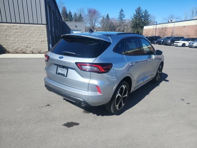 Used 2023 Ford Escape ST-Line Elite w/ Premium Technology Package image 5
