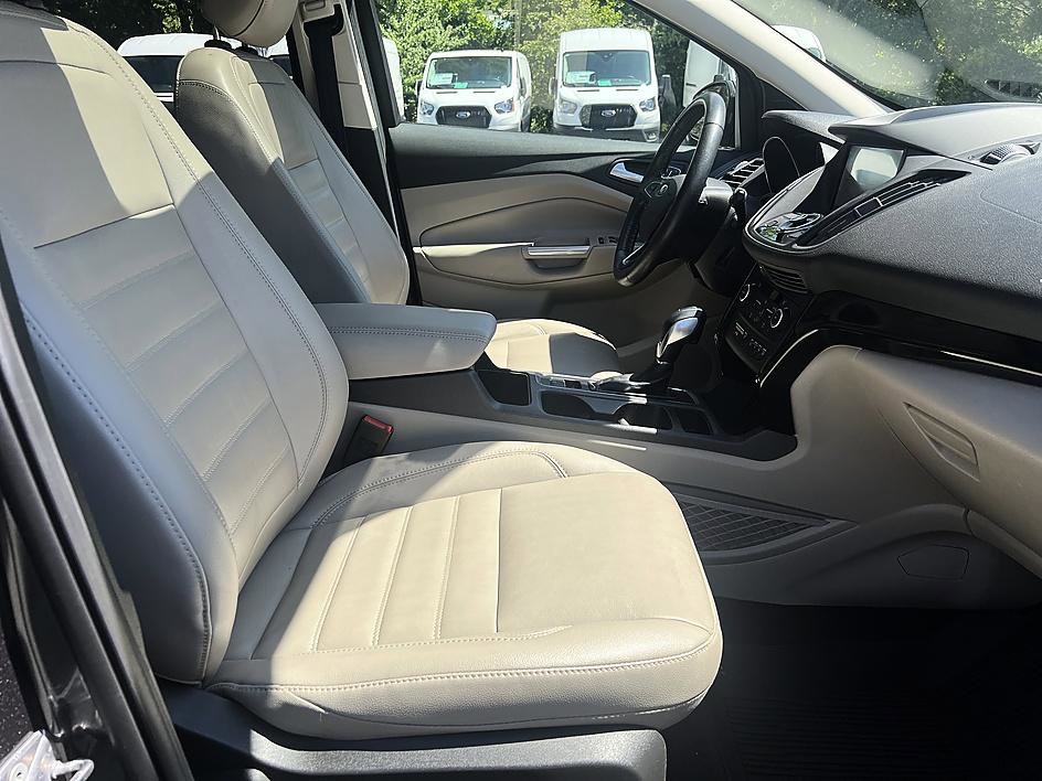 Used 2019 Ford Escape Titanium AWD/4WD image 21
