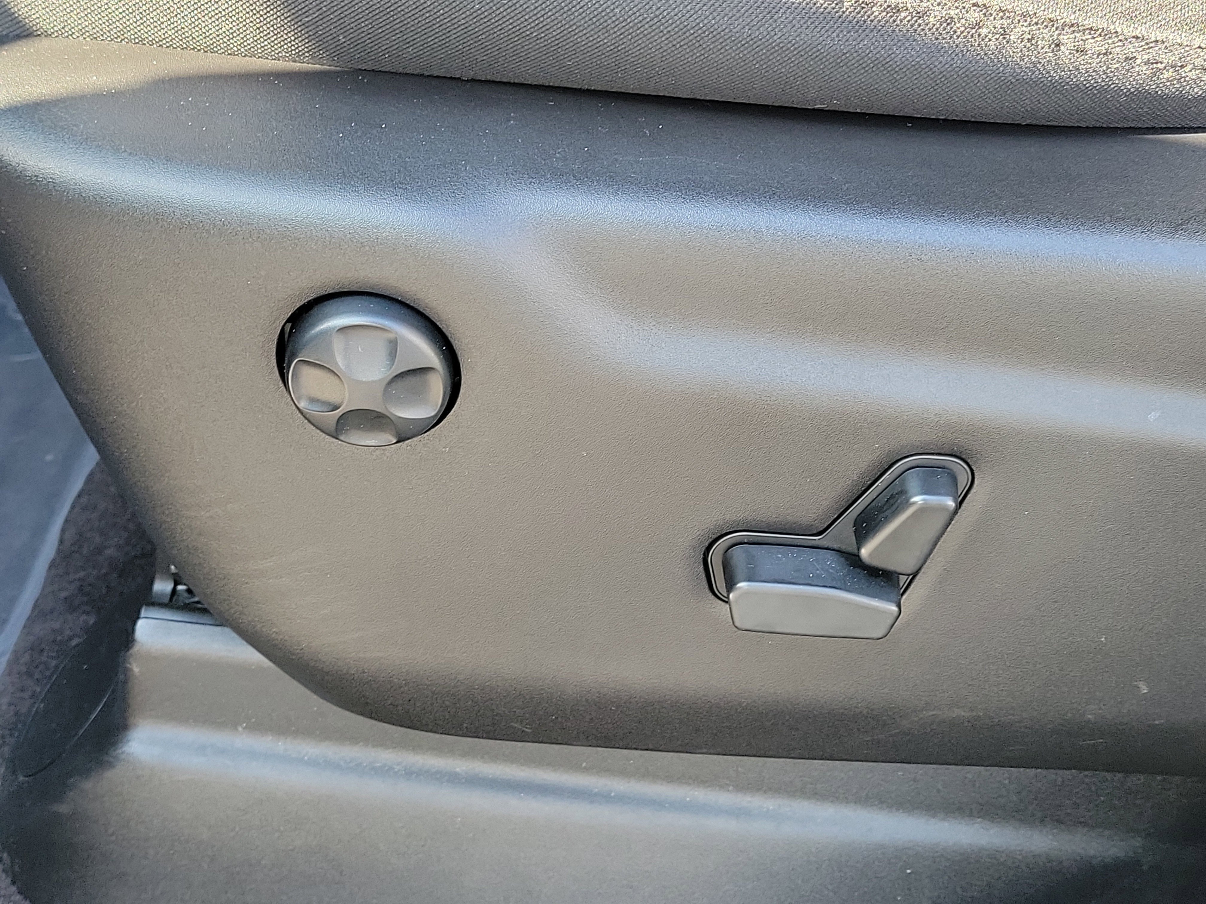 Used 2017 Jeep Grand Cherokee Laredo image 19