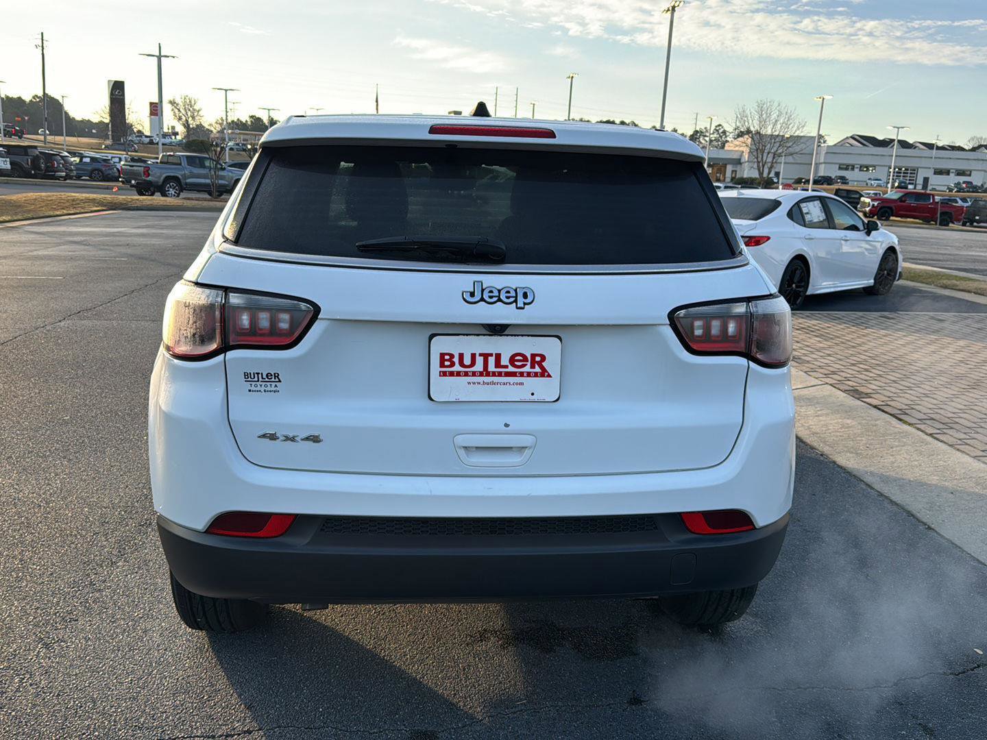 Used 2023 Jeep Compass Sport image 4