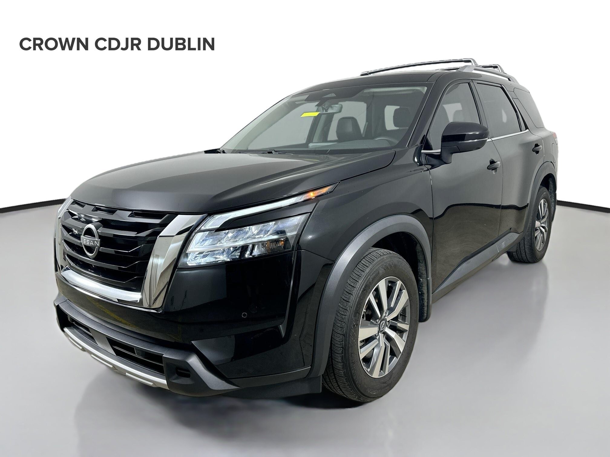 Used 2023 Nissan Pathfinder SL