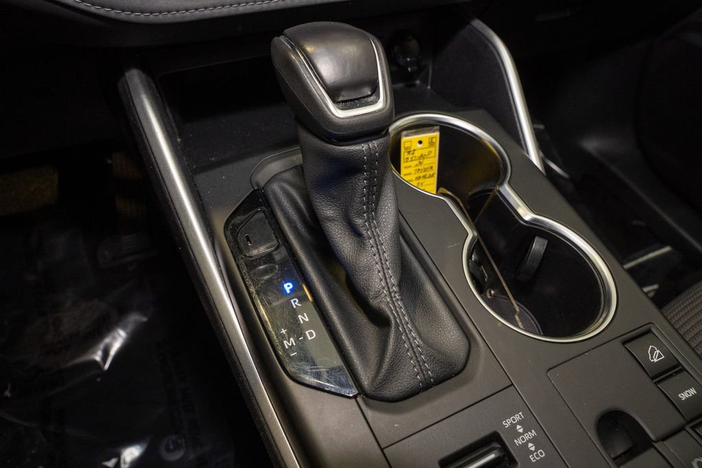 Used 2024 Toyota Highlander LE image 17