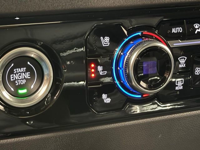 Used 2024 GMC Sierra 1500 SLT w/ SLT Convenience Package image 30