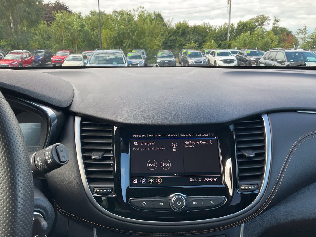 Used 2021 Chevrolet Trax LT FWD image 18