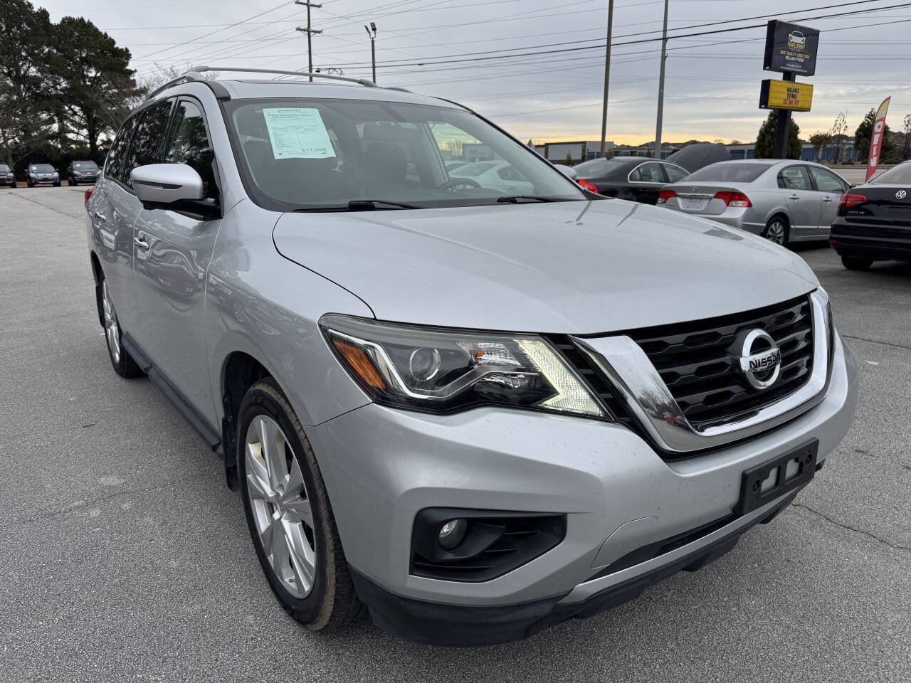 Used 2018 Nissan Pathfinder SL w/ SL Premium Package image 5
