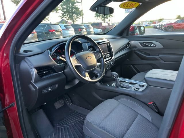 Used 2023 Chevrolet Traverse LT FWD image 6