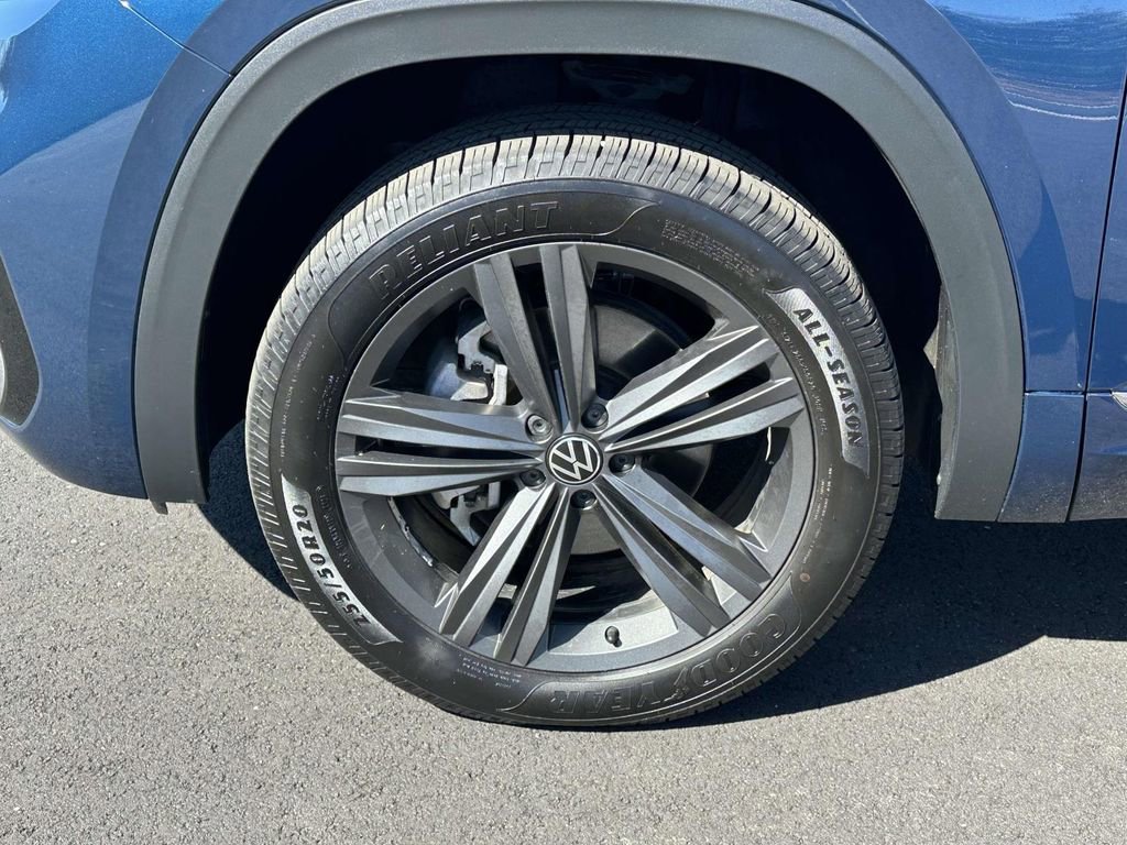 Used 2021 Volkswagen Atlas Cross Sport SE image 30