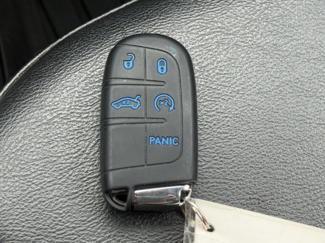 Used 2019 Jeep Compass Latitude w/ Popular Equipment Group FWD image 31