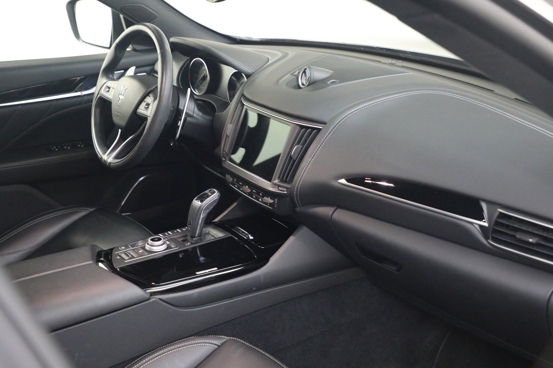 Certified 2023 Maserati Levante GT AWD/4WD image 27