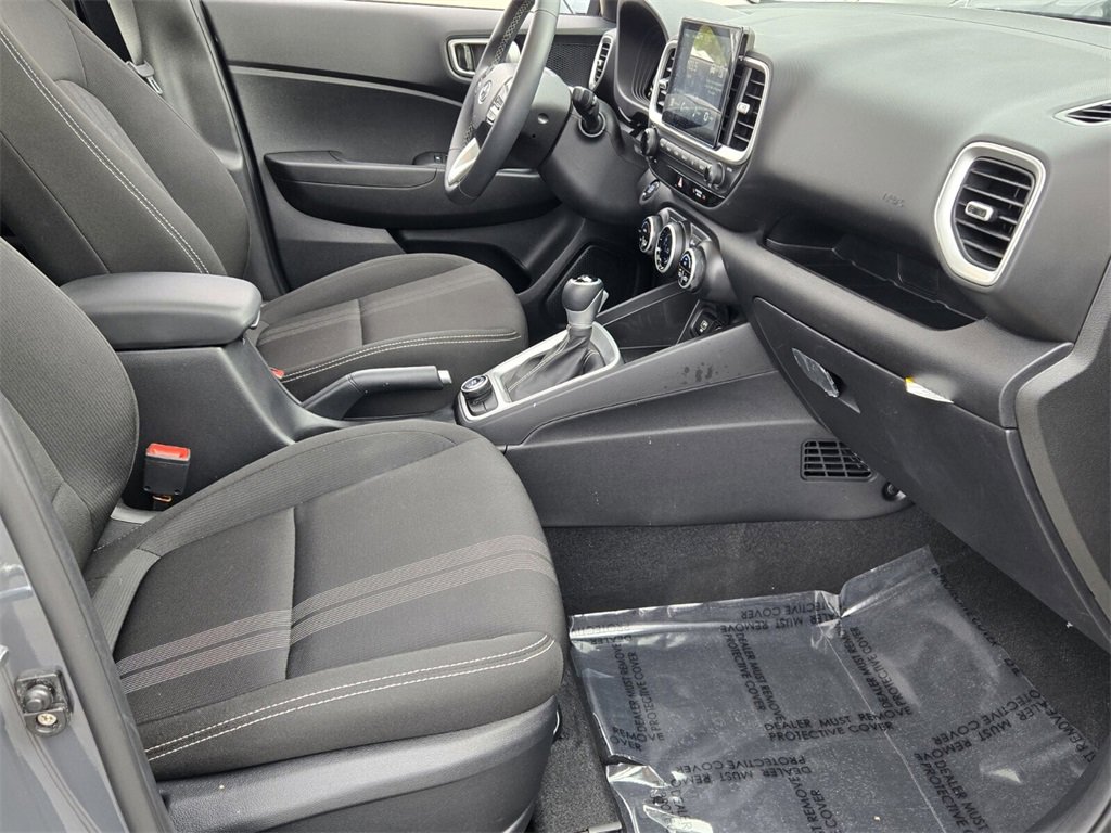 Certified 2025 Hyundai Venue SEL image 16