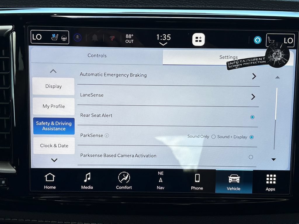 New 2027 Chrysler Pacifica Limited AWD/4WD image 8