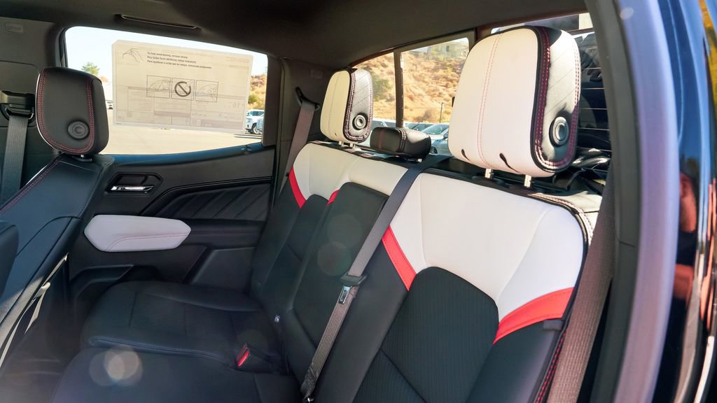 Used 2024 GMC Canyon AT4X w/ AT4X AEV Edition image 19