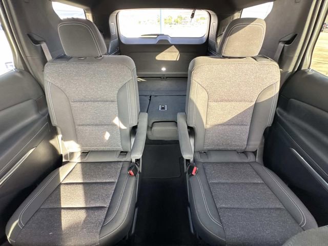 Used 2025 Chevrolet Traverse LT image 52