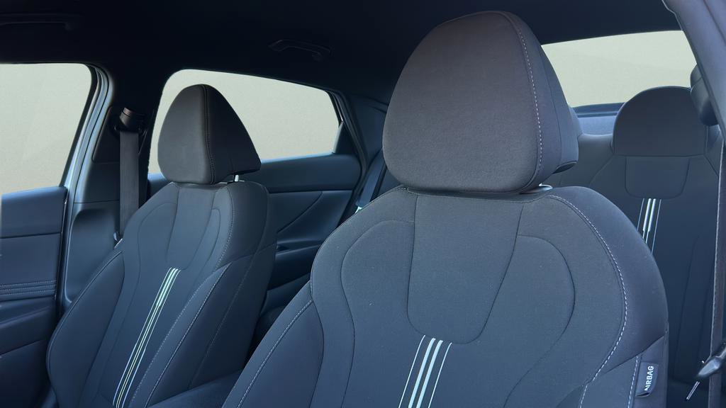 Certified 2025 Hyundai Elantra Sport image 13