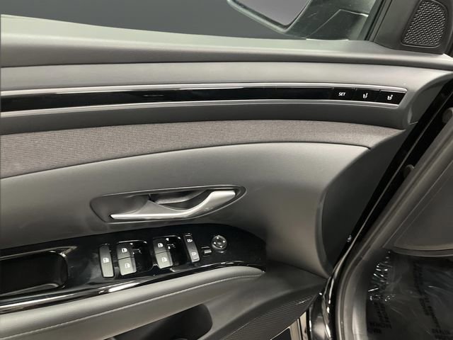 Used 2024 Hyundai Tucson Limited image 30